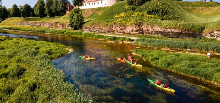 Iedvesmojies laivošanas maršrutiem Bauskas novadā