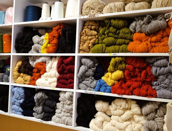 Vilnas dzija veikalā Māksla