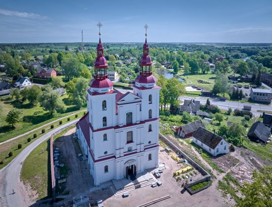 Aeroskats uz Skaistkalnes katoļu baznīcu