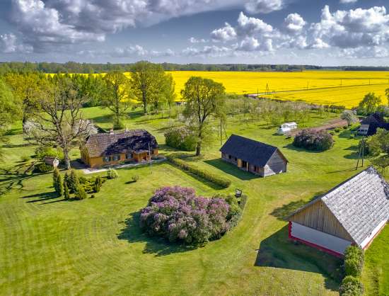 Dzejnieka Viļa Plūdoņa muzejs “Lejenieki” 