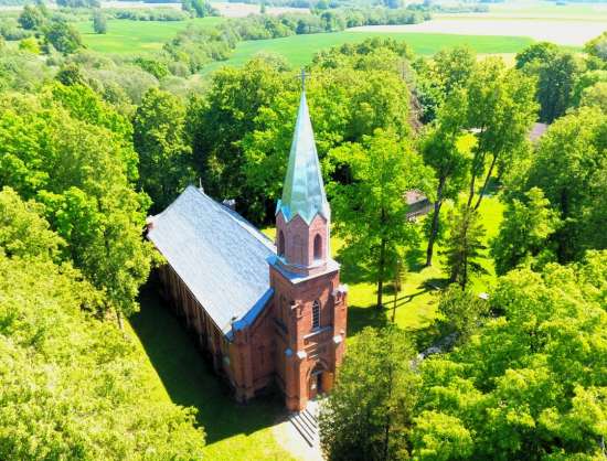 Budbergas  luterāņu baznīca 