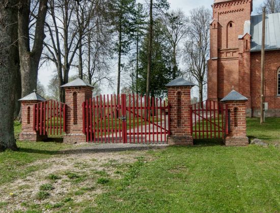 Budbergas baznīcas ieejas vārtiņi